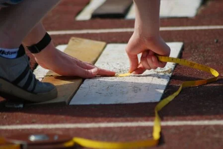 Détail du revêtement synthétique pour piste d’athlétisme