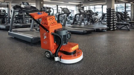 Machine professionnelle pour la pose et l’entretien des sols de salles de sport